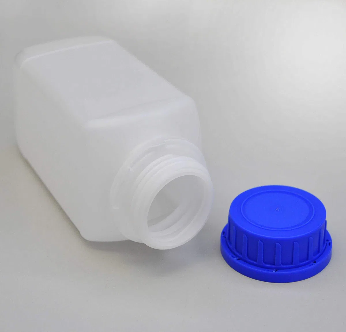 Bottiglia da 1000 ml a bocca larga con tappo a vite resistente alle sostanze chimiche; qualità da laboratorio; circa per merci pericolose (22433)